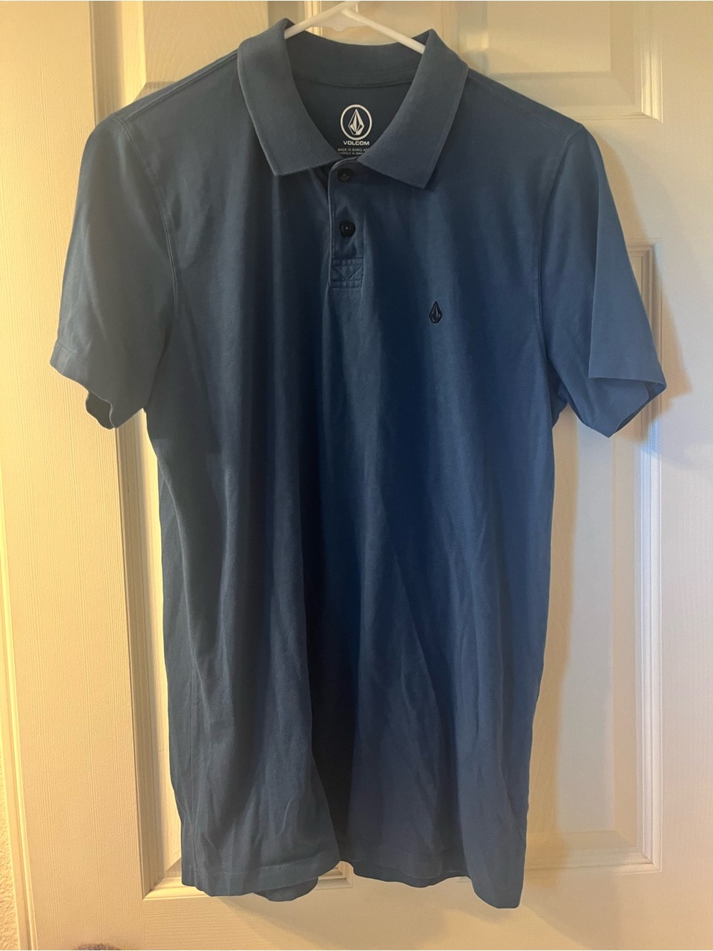 volcom men’s blue short sleeve polo shirt